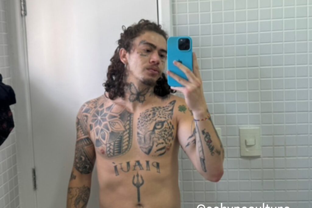 whindersson-mostra-demais-em-foto-de-cueca-e-web-reage:-“carro-do-ovo”