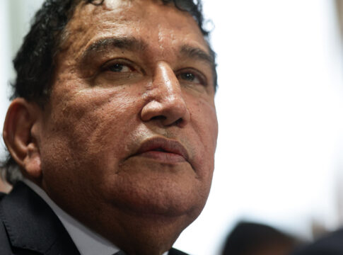 inss:-senador-propoe-15-anos-de-prisao-para-quem-roubar-idosos