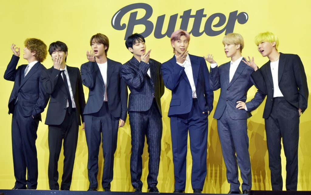 astros-do-bts-finalizam-servico-militar-e-preparam-retorno-aos-palcos