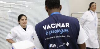 com-apenas-22%-de-cobertura,-rio-comeca-vacinacao-volante-contra-gripe