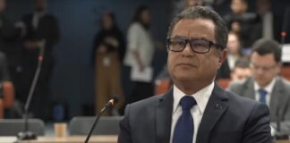 garnier-se-emociona-ao-dizer-que-nao-fez-troca-de-comando-na-marinha