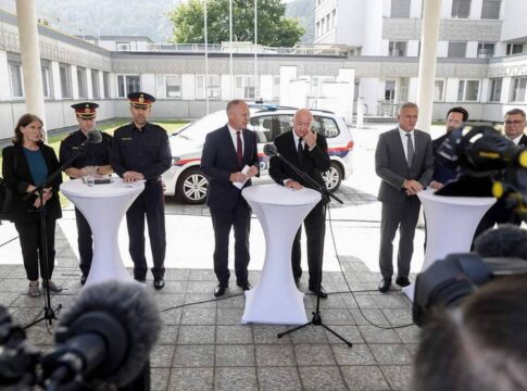 austria:-atentado-matou-6-mulheres-e-3-homens;-atirador-se-suicidou