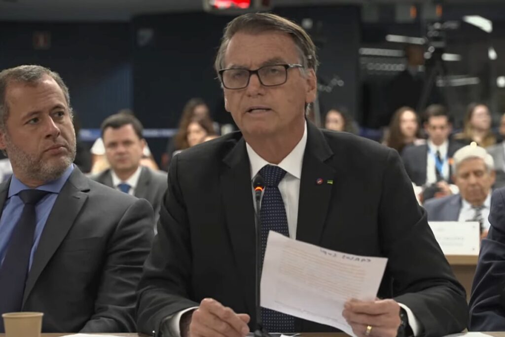 bolsonaro-abre-interrogatorio-com-discurso-politico-e-voto-impresso