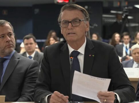 bolsonaro-abre-interrogatorio-com-discurso-politico-e-voto-impresso
