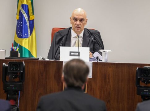 bolsonaro-diz-que-nao-recebeu-voz-de-prisao-de-comandante-freire-gomes