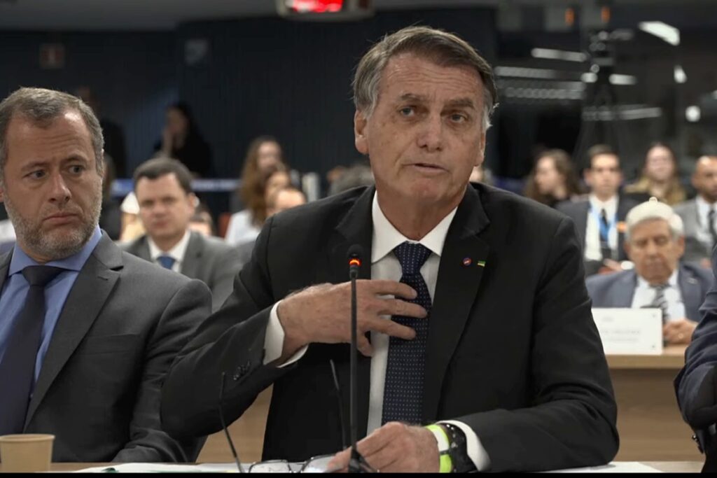 frente-a-frente-com-moraes,-bolsonaro-chama-8-de-janeiro-de-“baderna”