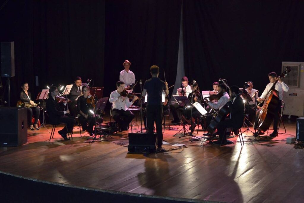 orquestra-filarmonica-leva-concerto-de-obras-do-pas-a-estudantes