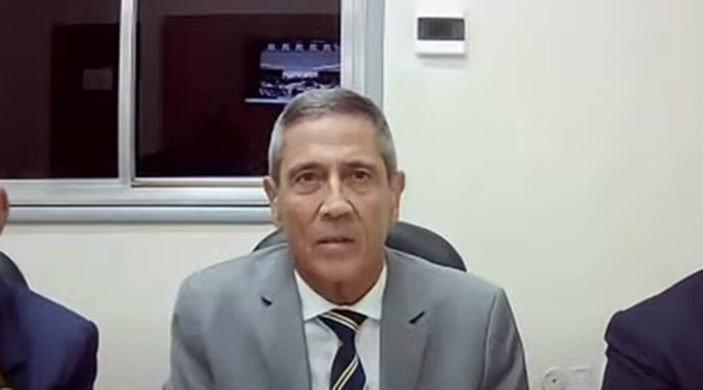 braga-netto-nega-autoria-de-ataques-a-comandantes-do-exercito
