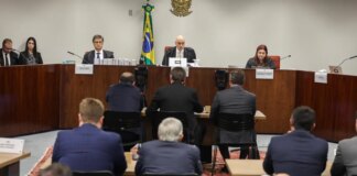 moraes-revoga-proibicao-de-reus-da-trama-golpista-de-manterem-contato
