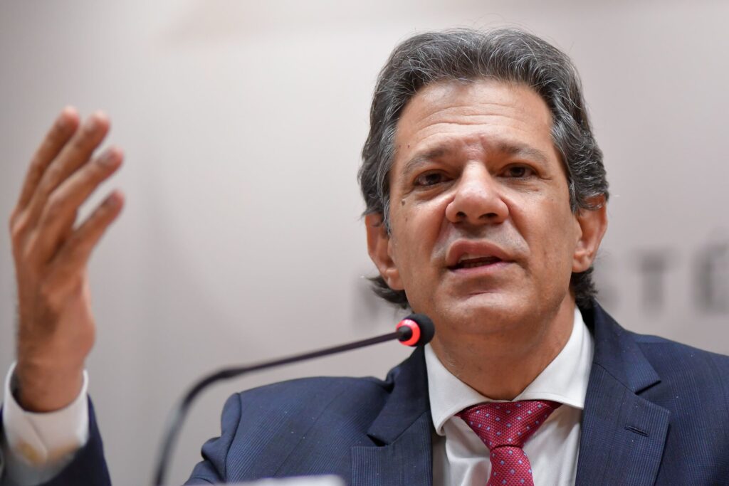 na-camara,-haddad-fala-com-deputados-sobre-iof,-ir-e-consignado;-siga