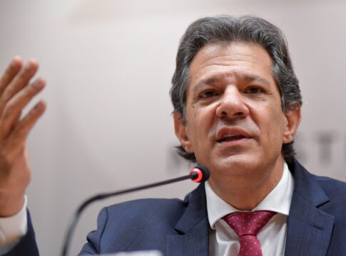 na-camara,-haddad-fala-com-deputados-sobre-iof,-ir-e-consignado;-siga