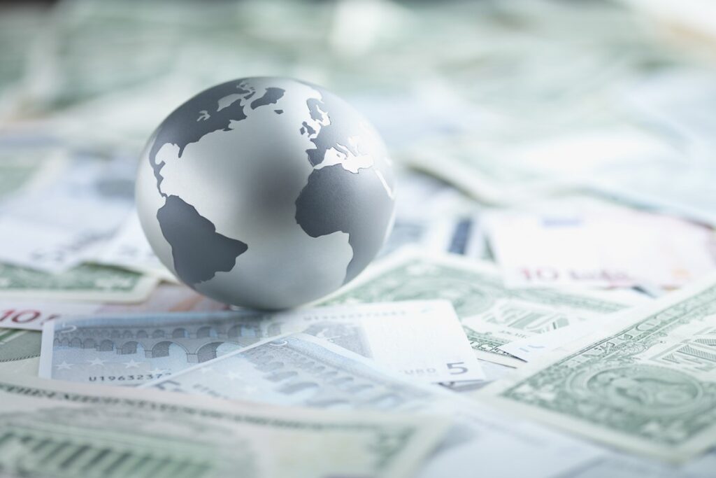 economia:-a-(falsa)-base-da-sociedade-(por-eduardo-fernandez-silva)