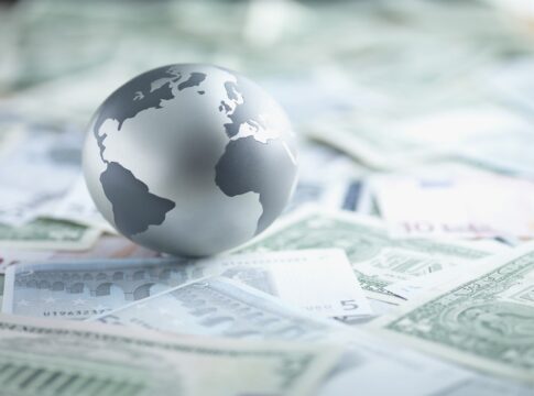 economia:-a-(falsa)-base-da-sociedade-(por-eduardo-fernandez-silva)