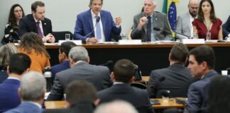audiencia-com-haddad-e-encerrada-apos-tumulto-entre-deputados