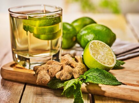 cha-natural-alivia-tpm-e-reduz-inchaco-com-ingredientes-simples
