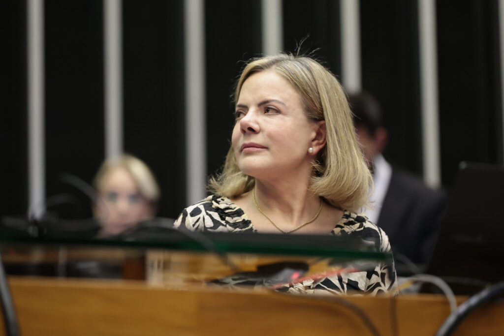 apos-pressao-de-motta,-gleisi-diz-que-emendas-saem-nesta-semana