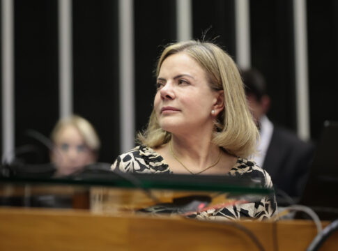 apos-pressao-de-motta,-gleisi-diz-que-emendas-saem-nesta-semana