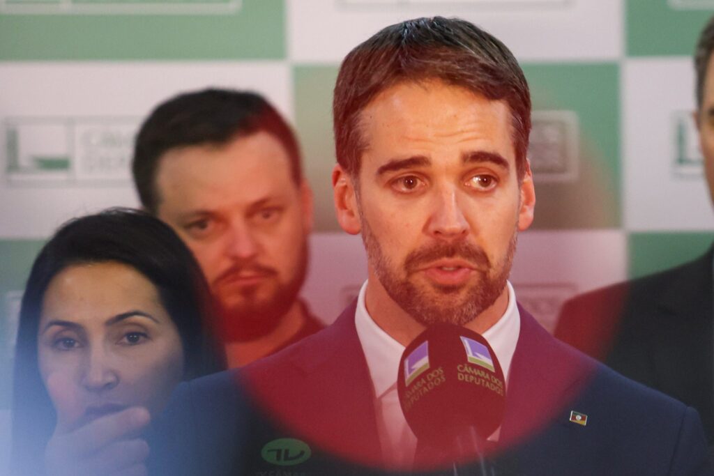 pec-da-seguranca:-leite-sugere-mudancas-e-cuidado-com-“interferencia”