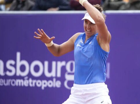bia-haddad-da-adeus-ao-wta-de-londres;-dupla-de-stefani-vai-as-quartas