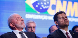 oposicao-ve-alcolumbre-“super-governista”,-mas-duvida-que-resolva-iof