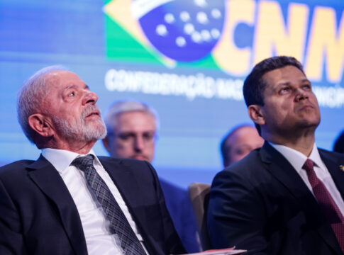 oposicao-ve-alcolumbre-“super-governista”,-mas-duvida-que-resolva-iof