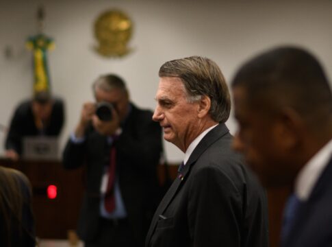 bolsonaro,-o-imbrochavel,-brochou-e-abandonou-“os-malucos”