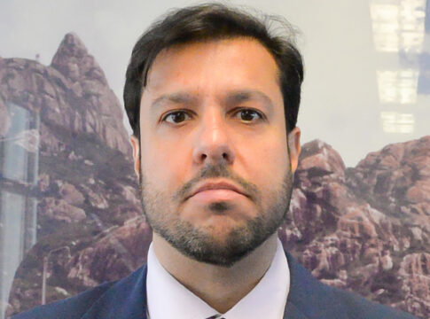 “muito-recurso,-dinheiro-do-senador”,-diz-alvo-da-pf;-ouca-audio