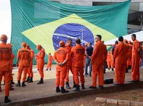 com-salarios-de-ate-r$-14-mil,-concurso-do-cbmdf-avanca.-confira