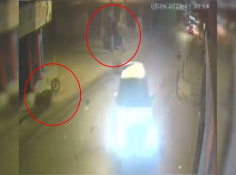 video-forte:-casal-em-moto-e-arremessado-apos-ser-atingido-por-carro