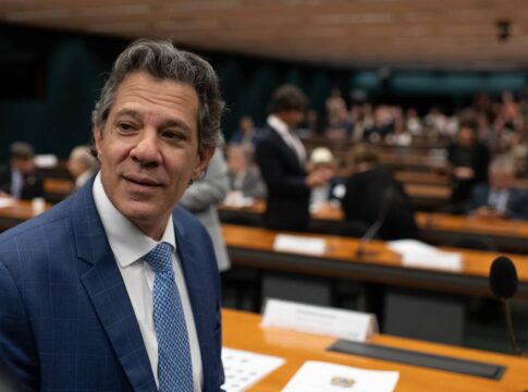 “coisa-de-moleque-de-rua”,-diz-haddad-apos-bate-boca-com-nikolas