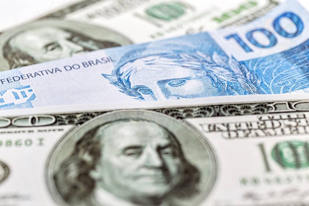 dolar-cai-com-resistencia-do-congresso-a-pacote-fiscal-de-haddad