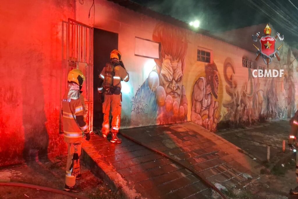 incendio-em-residencia-dentro-de-lote-assusta-moradores-de-ceilandia