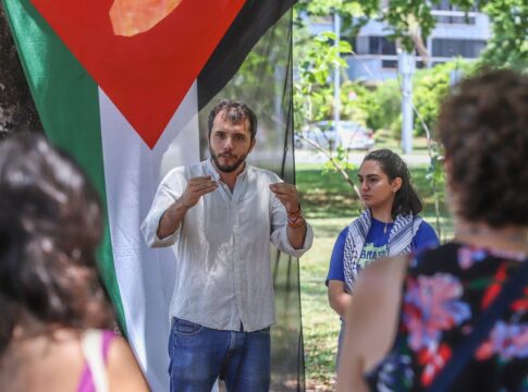 ativista-thiago-avila-esta-a-caminho-do-brasil,-diz-freedom-flotilla