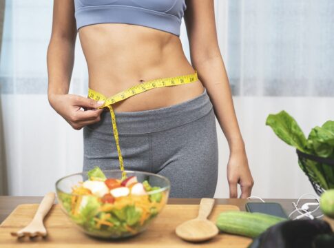 cintura-fina:-3-sucos-naturais-que-ajudam-a-queimar-gordura-abdominal