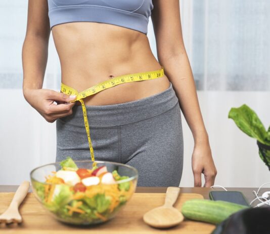 cintura-fina:-3-sucos-naturais-que-ajudam-a-queimar-gordura-abdominal