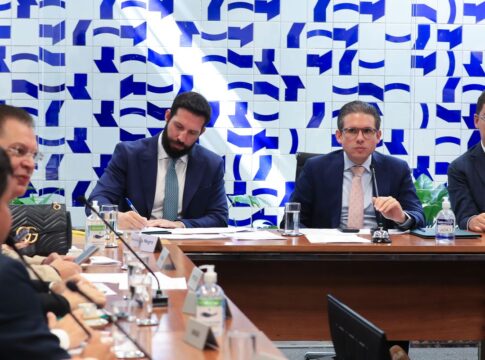 camara-pauta-urgencia-para-derrubar-decreto-de-iof-mesmo-apos-reedicao
