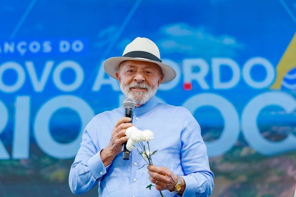 lula-diz-que-virou-presidente-por-milagre:-“so-pode-ser-coisa-de-deus”