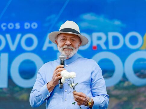 lula-diz-que-virou-presidente-por-milagre:-“so-pode-ser-coisa-de-deus”