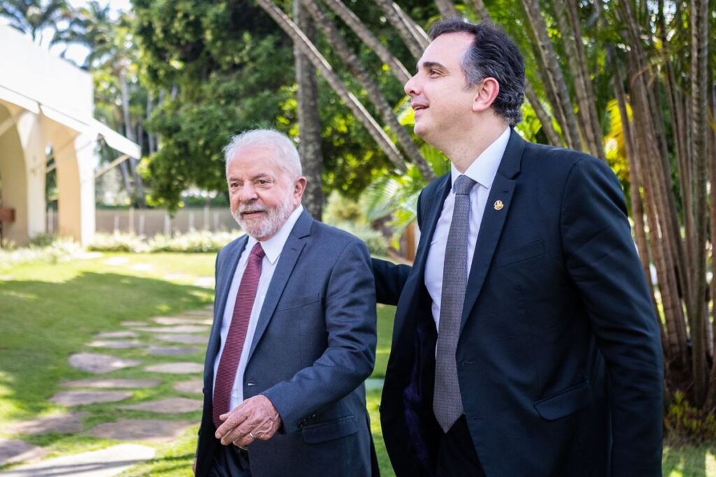 lula-em-mg-cita-pacheco-e-diz:-lamento-que-nao-trouxeram-[cachacinha]