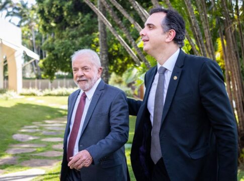 lula-em-mg-cita-pacheco-e-diz:-lamento-que-nao-trouxeram-[cachacinha]