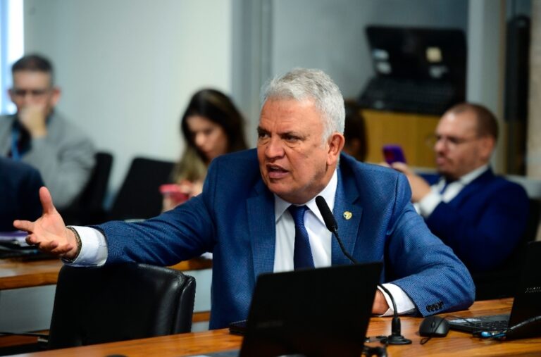 Petecão leva investimentos de R$ 2 milhões para saúde da mulher e prevenção em Tarauacá e Feijó