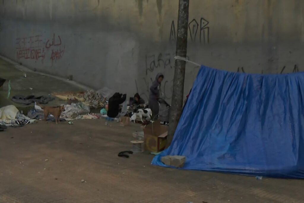 incendio-em-ocupacao-deixa-moradores-desabrigados-na-av.-9-de-julho