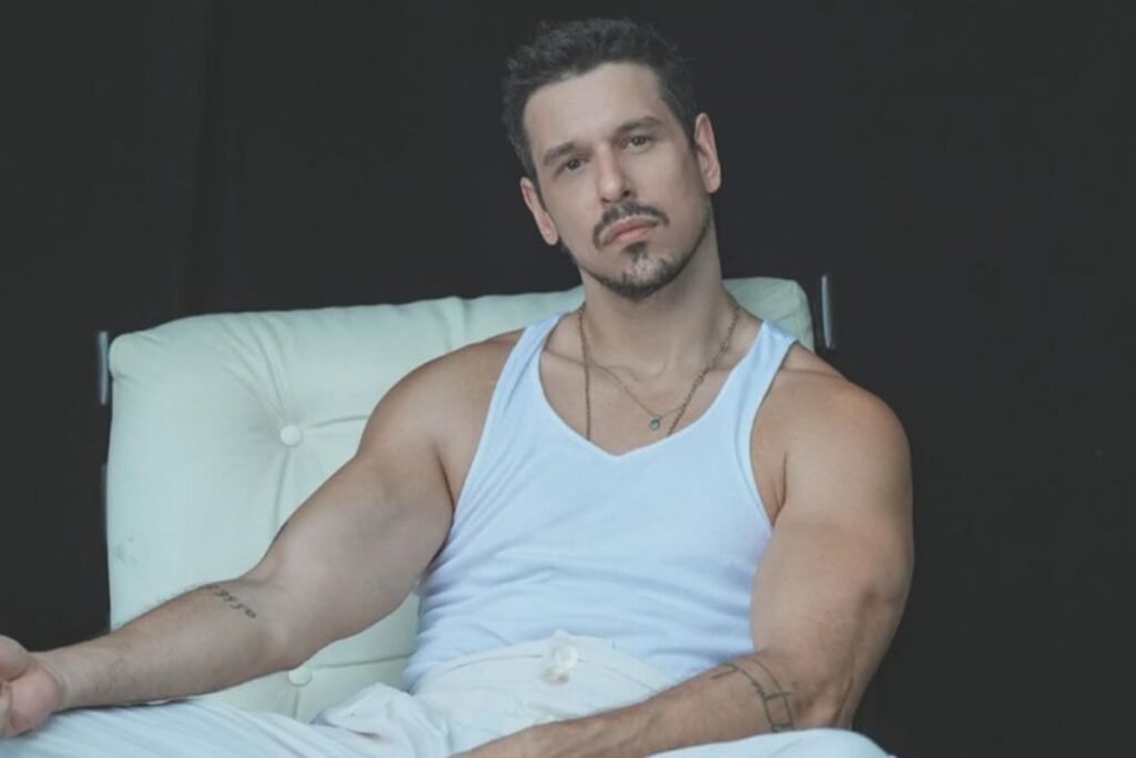 joao-vicente-confessa-que-perdoaria-traicao:-“um-corno-mansissimo”