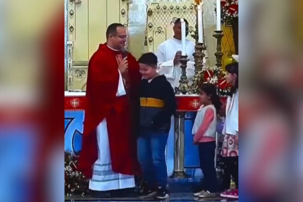 palmeirense,-padre-“rejeita”-pedido-de-menino-sobre-o-mundial-em-missa