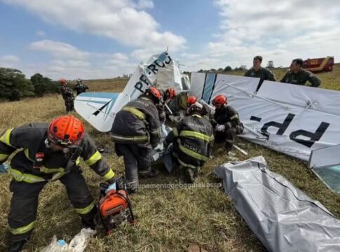 fotos-mostram-como-ficou-aviao-que-caiu-no-interior-e-deixou-2-mortos