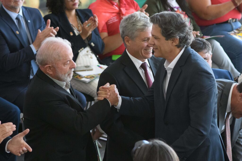 lula-sai-em-defesa-de-haddad-e-diz-que-“paga-o-preco-por-ser-honesto”