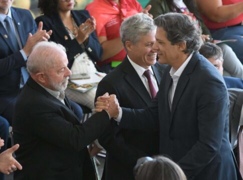 lula-sai-em-defesa-de-haddad-e-diz-que-“paga-o-preco-por-ser-honesto”