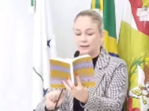 vereadora-do-pl-quer-proibir-livro-de-jorge-amado-em-escolas.-video