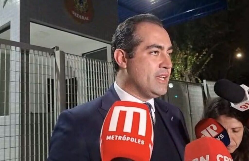 advogado-que-alega-troca-de-mensagens-com-cid-depos-por-5-horas-a-pf