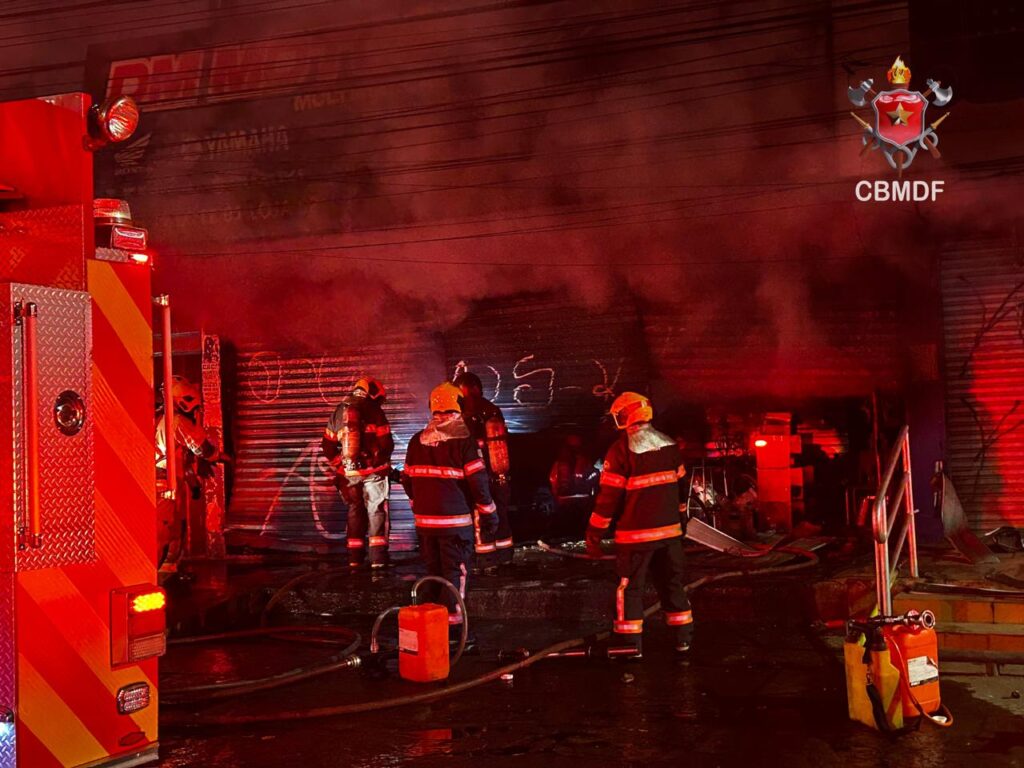 loja-de-motocicletas-pega-fogo-e-assusta-moradores-de-taguatinga